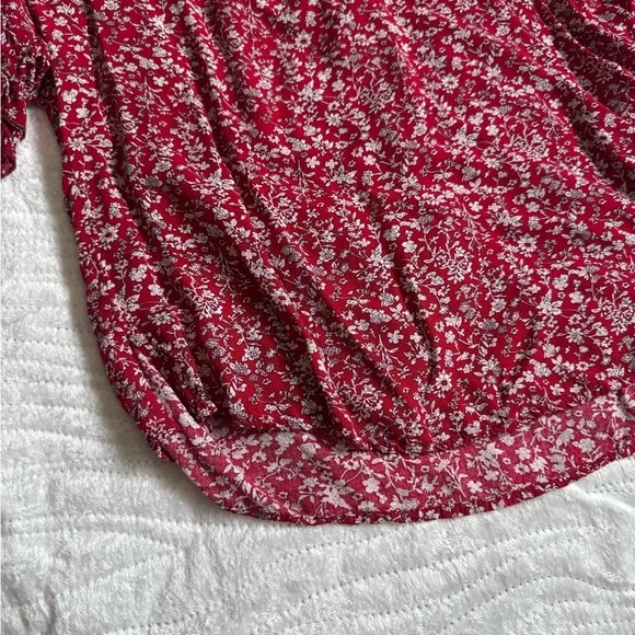 Like New!❤️ Elegant Floral Burgundy Blouse - Picture 5 of 7